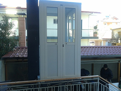 Εγκατάσταση εξωτερικού αναβατόριου ασανσερ