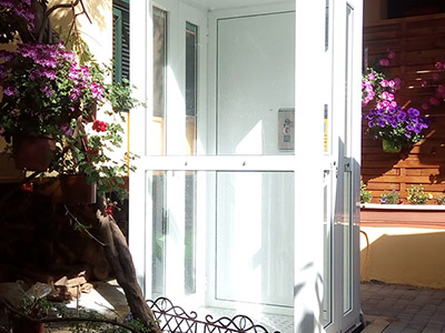 Εγκατάσταση εξωτερικού αναβατόριου ασανσερ