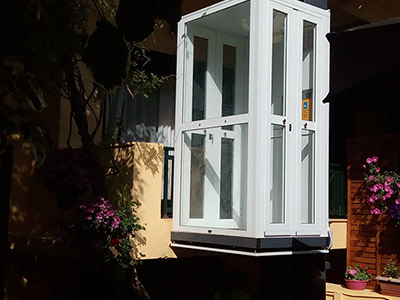 Εγκατάσταση εξωτερικού αναβατόριου ασανσερ