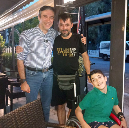 Donation of a wheelchair for the disabled σε σχολείο στην Άμφισσα